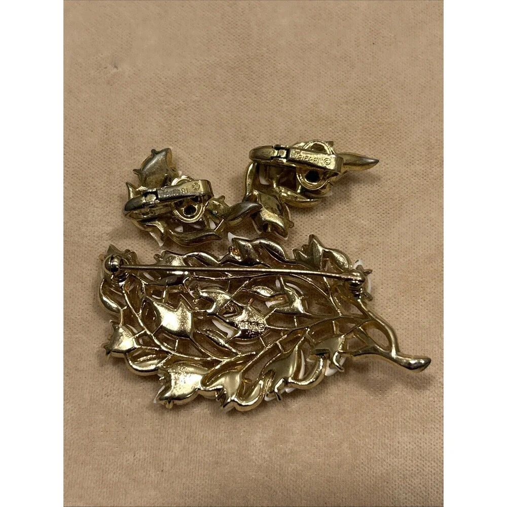 Trifari crown brooch